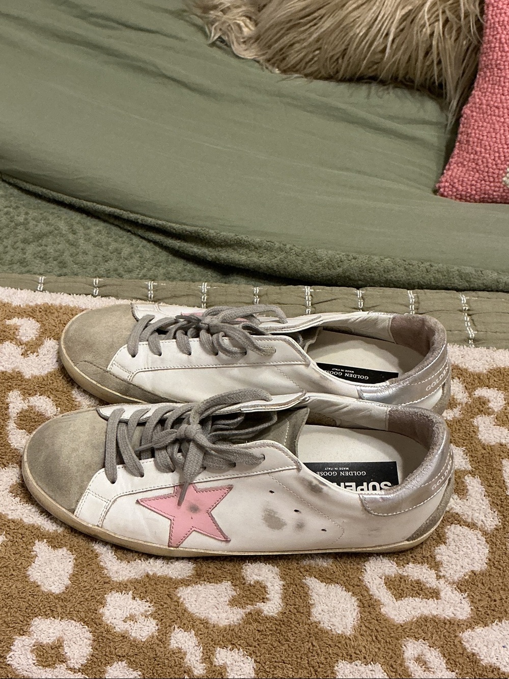 Golden Goose White Leather Low-Top Sneakers with Pink Star